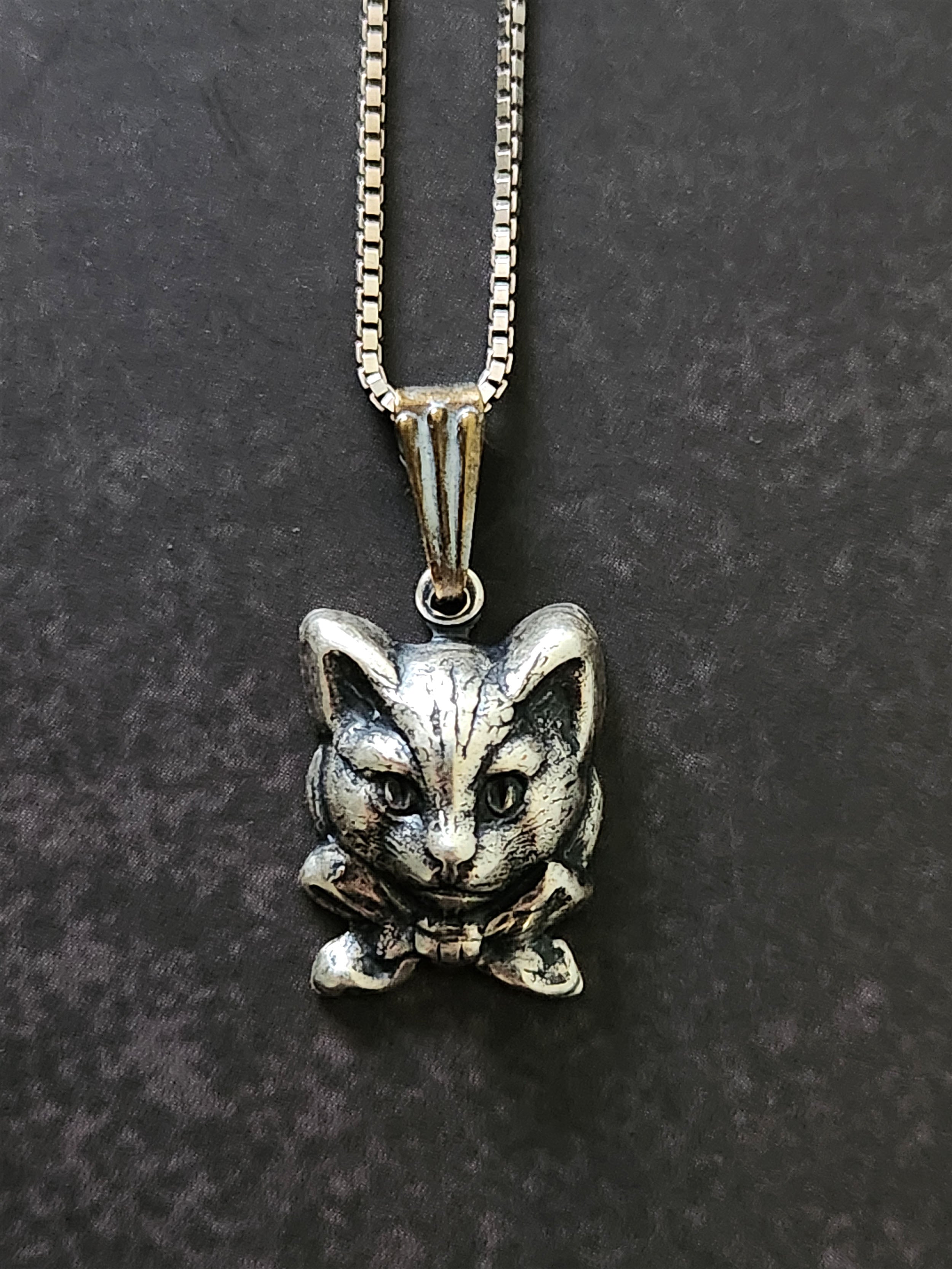 cat bow necklace