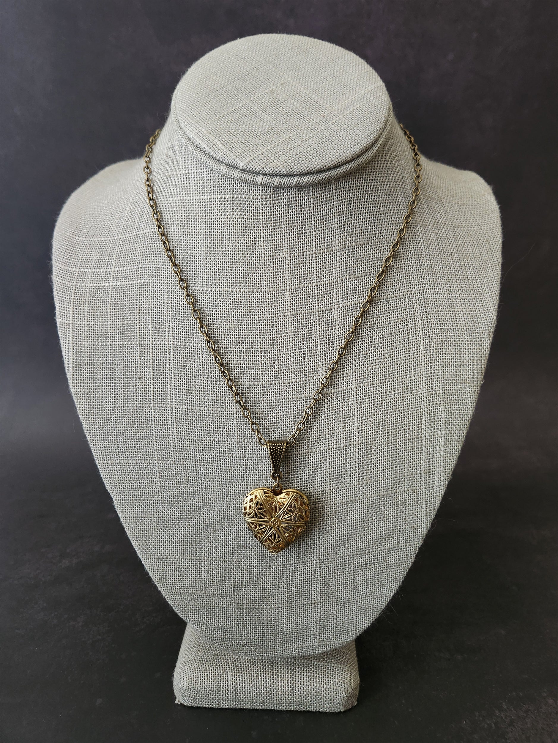 vintage locket necklace