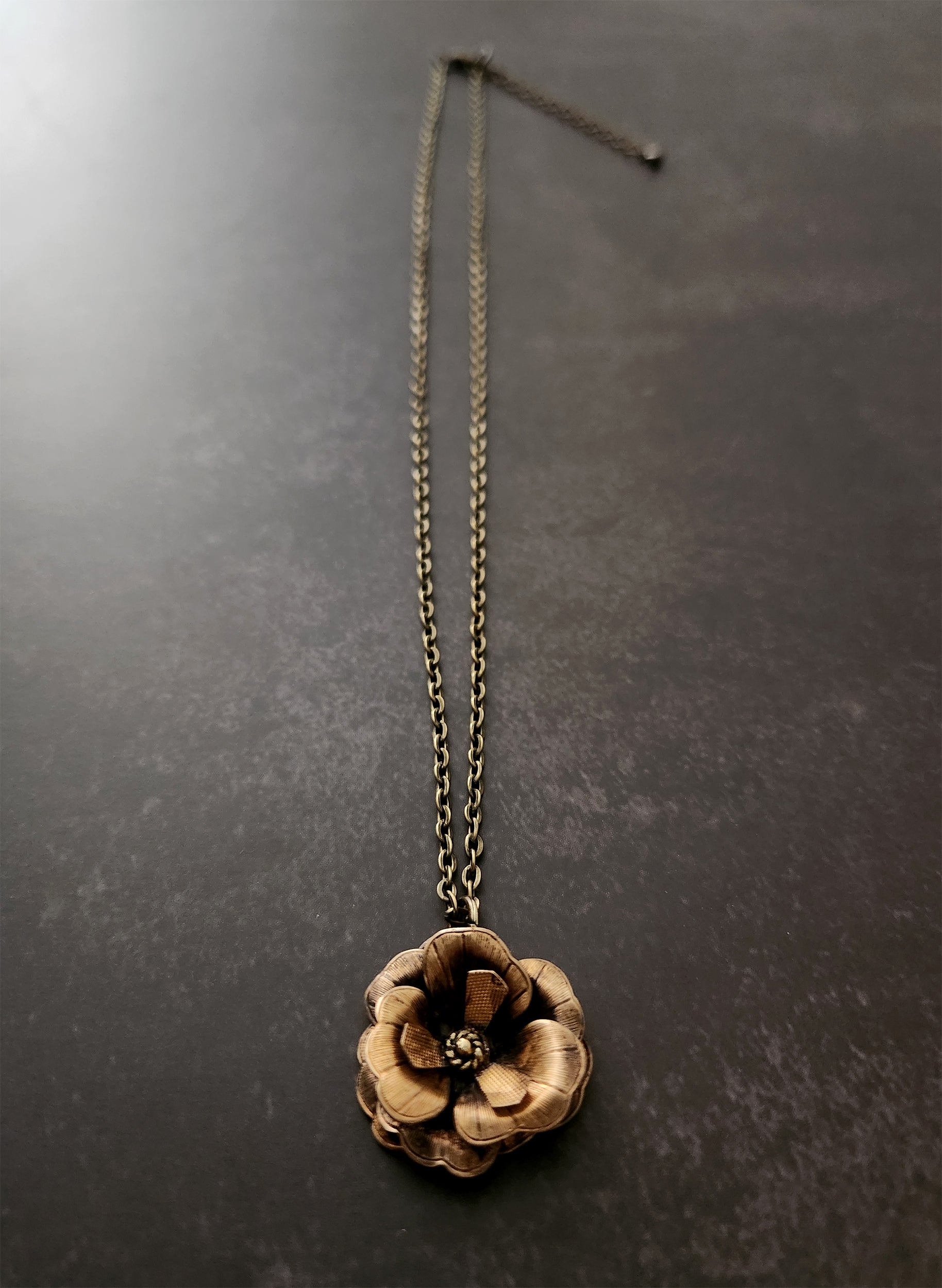 rose bloom necklace